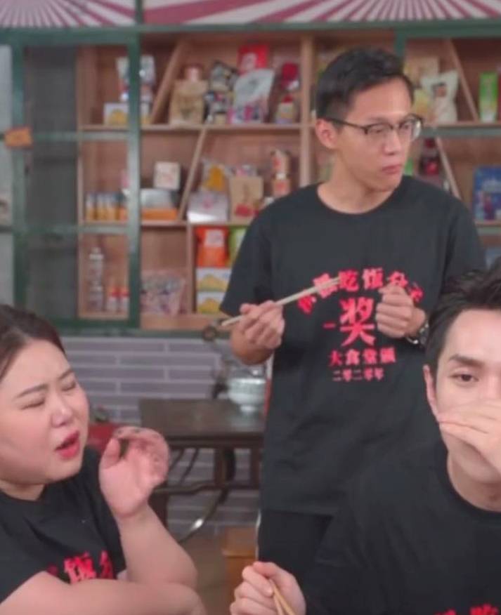 蛋黄酥|建议吃货们：这5款贼拉好吃的零食别错过，让你一次过足嘴瘾！