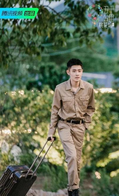 什么|《五十公里桃花坞》彭楚粤：28岁的年轻人，一出场却暴哭说孤独？