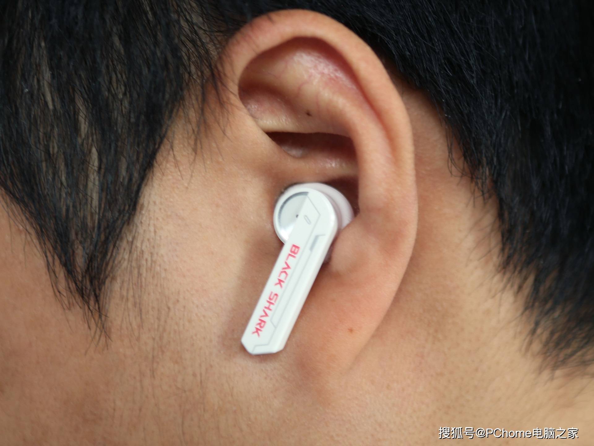 黑鲨凤鸣真无线蓝牙耳机体验 超低延迟确认敌人方位更快速