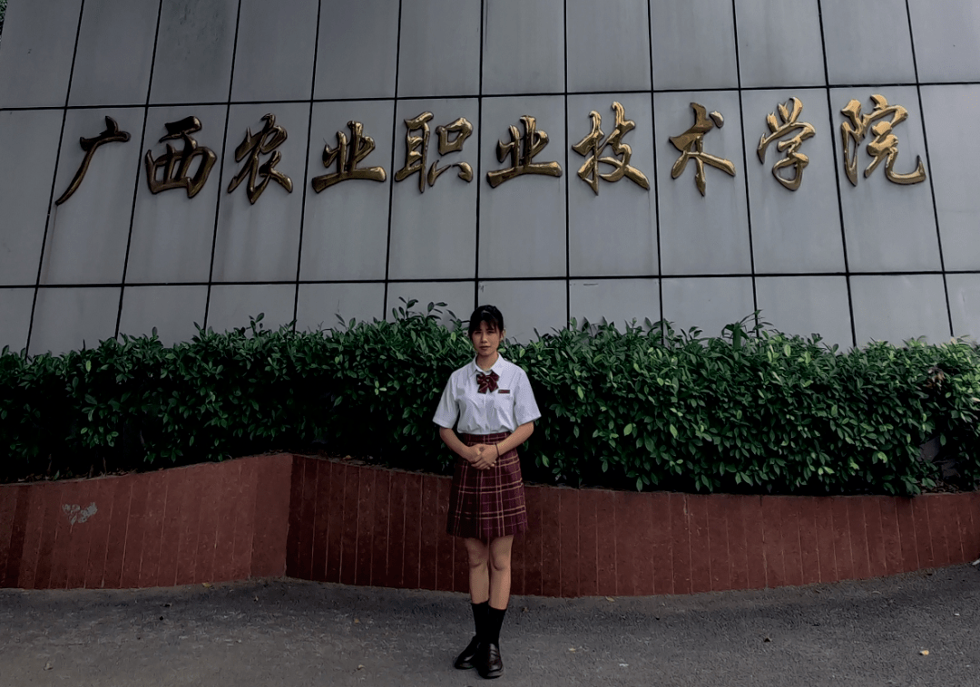 读中职女生选什么专业好广西科商技校这些专业都很热门