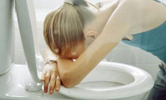 毒素|“糖尿病”患者3个表现，或许是走向“尿毒症”的信号，早知早好