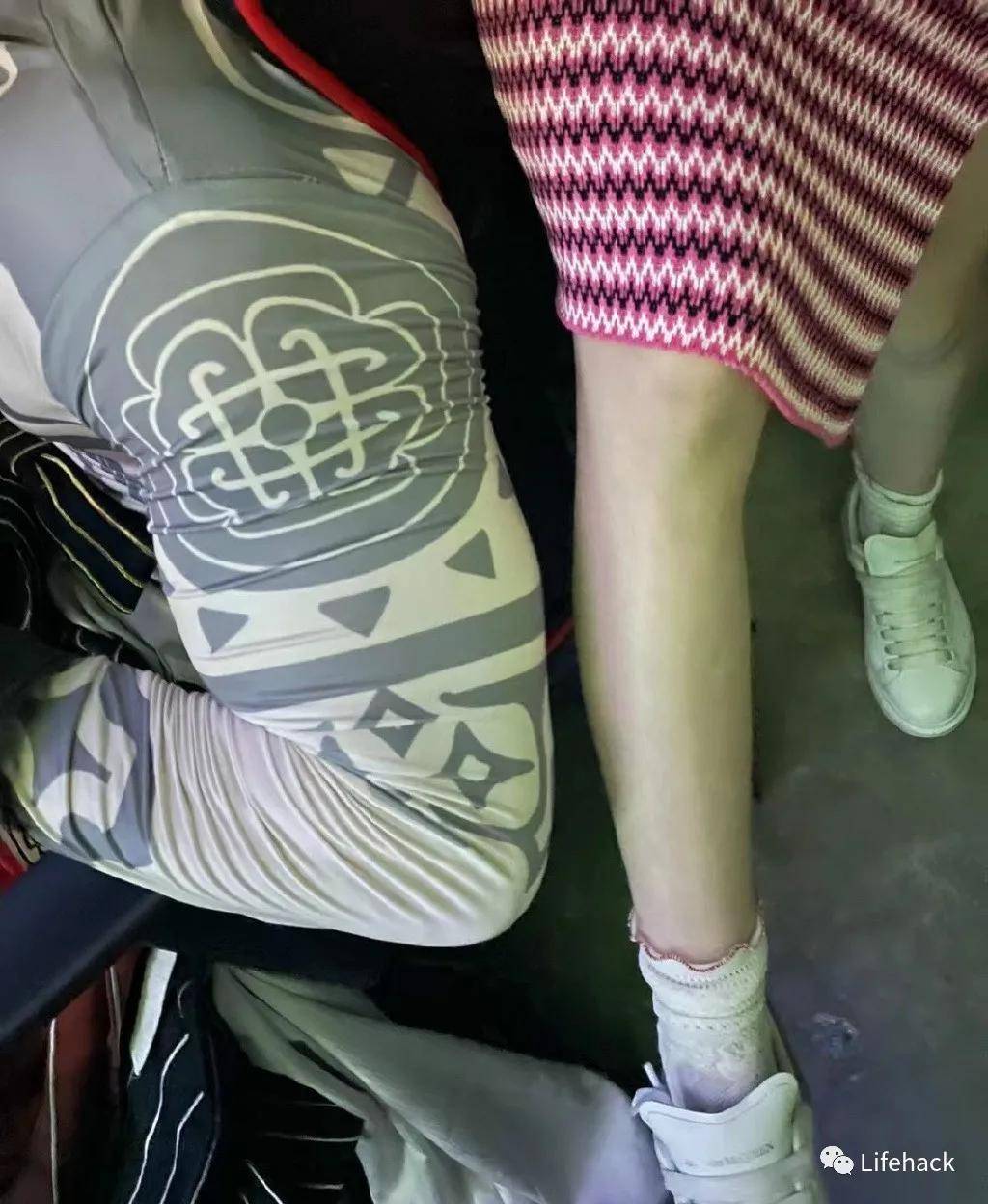 袈裟|上海“肌肉菩萨”半裸秀肌肉，网友：让人想破戒！！