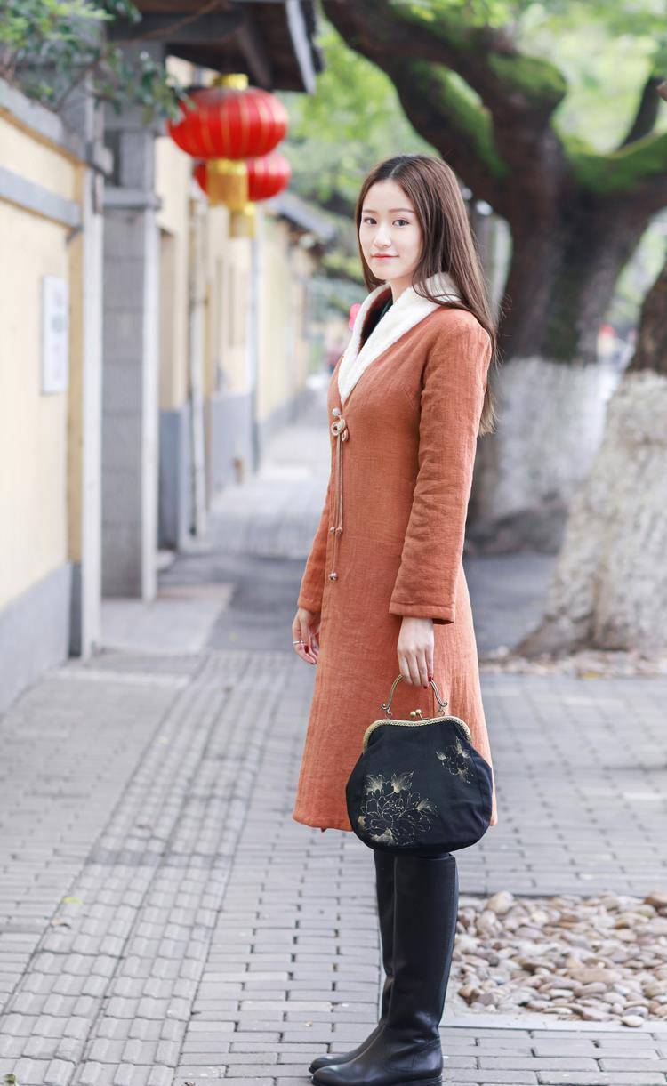 带着 曾被你嫌弃的棉袄，如今却美到犯规，冬天这样穿，美成初恋模样！