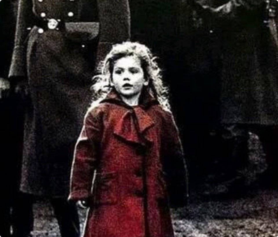 围巾|《长津湖》:女孩送千玺围巾,看似多余的剧情,却并没有那么简单