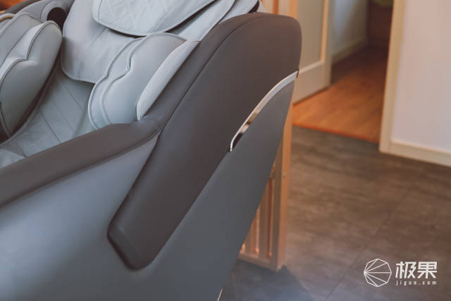 腰部|伏案工作者的福音！74组气囊+仿生机械手，在家私享全身“马杀鸡”