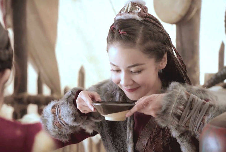 阿渡|古装剧中漂亮的哑女，柳萋萋抢人东西，贞娘没能等到苦尽甘来