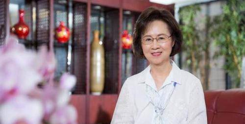 被琼瑶捧红的 国民闺女 撒贝宁曾发誓要娶她 39岁至今未嫁 金铭 新闻时间