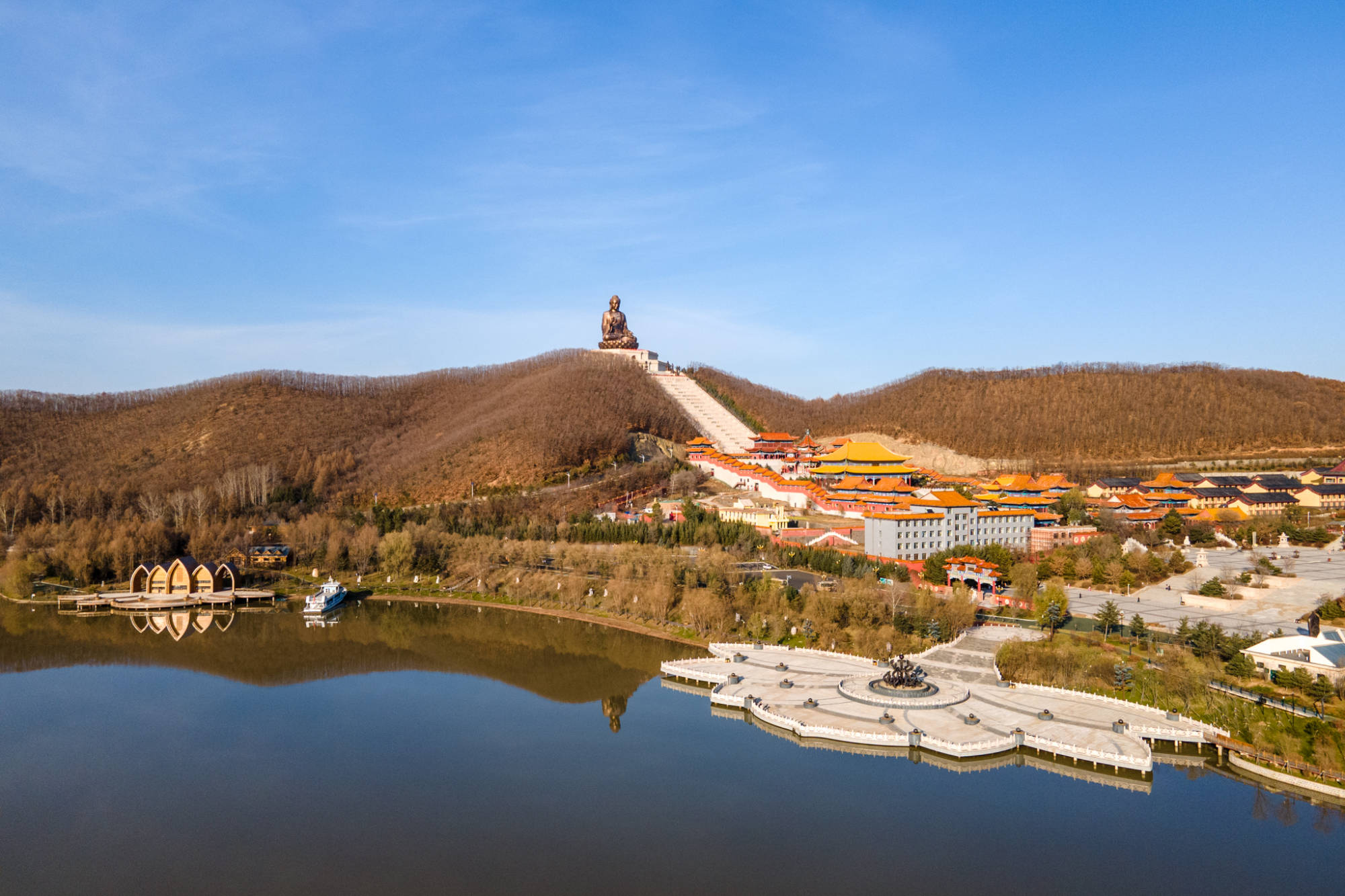 藏在吉林敦化的青铜大佛，身为国家5A级旅游景区，知名度却非常低