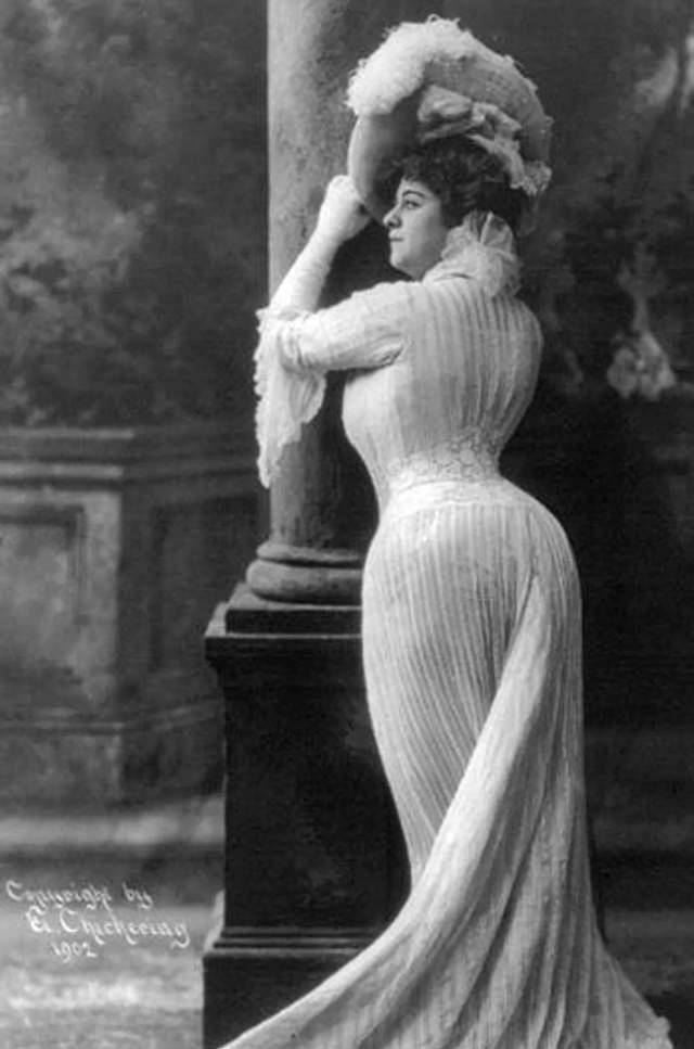 和英国 盘点关于紧身胸衣的历史，你不知道的11件事