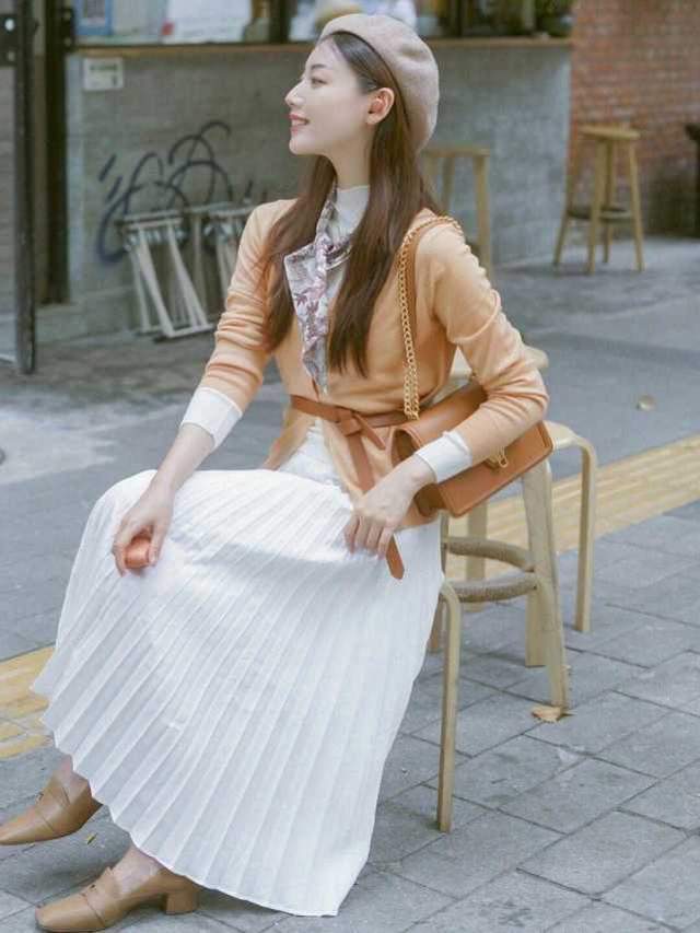 身材 百褶裙你穿对了吗？配上这几件上衣温柔又时髦，还能提升气质感