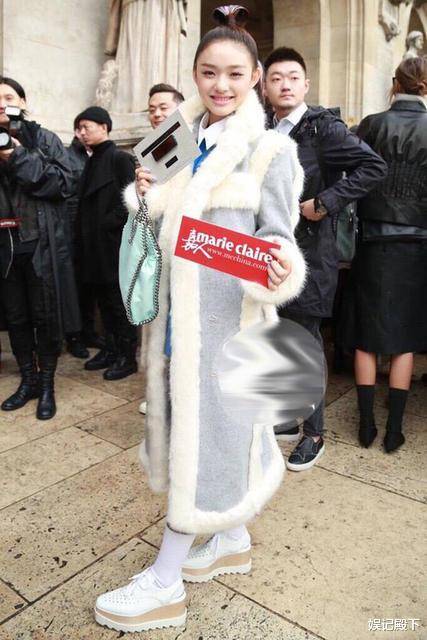 星女郎林允出席时装周 瘦弱身材猛增 短短几年越发有女人味 时候 全网搜
