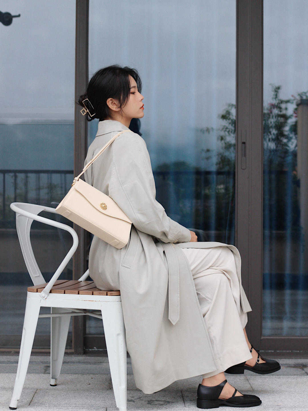 风衣 秋冬买大衣，选这3款更高级洋气，显白衬肤提气质，特别好看