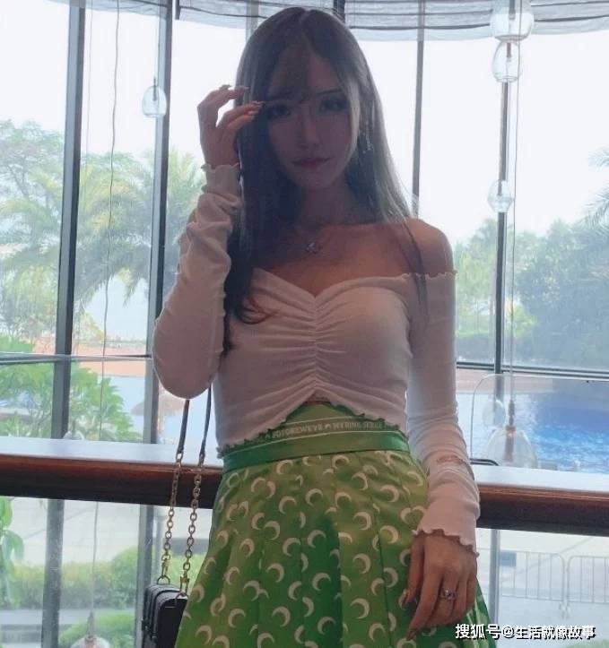 生活 腐团儿真人到底长啥样？看到被粉丝跟拍的照片：这腿男生谁顶得住