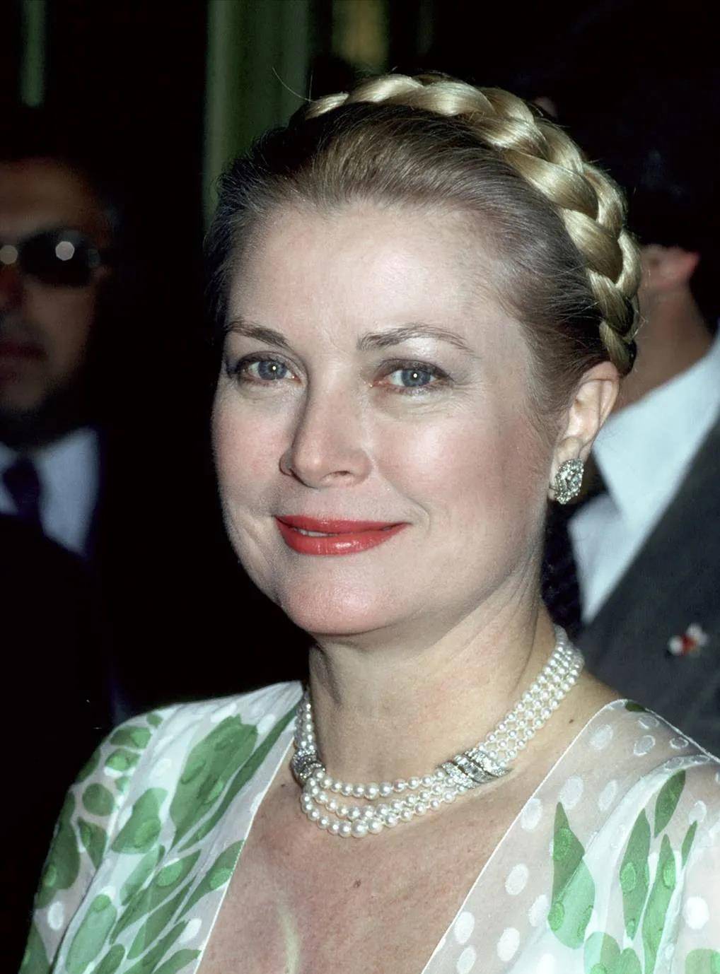 25岁获得奥斯卡影后,27岁成为最美王妃,她的人生像开挂了一样!