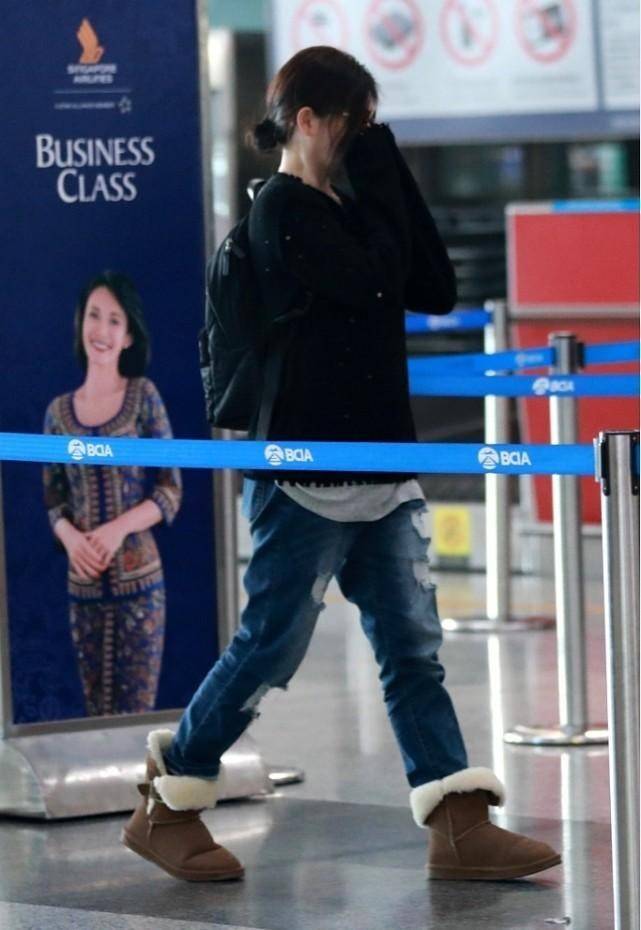 设计 大S平时过得真放肆，一家三口出门，好像普通人，一点没有明星样