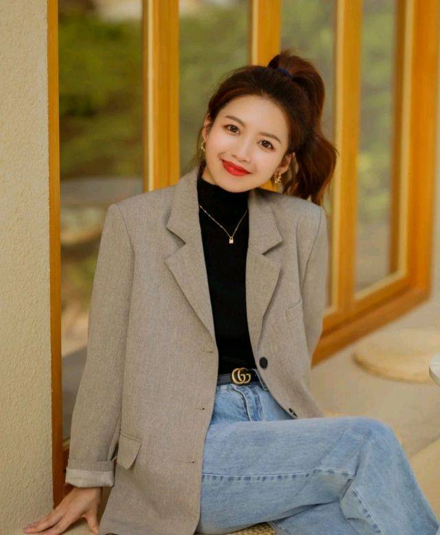 黑色 服装穿搭是女生的门面，可以很简约，但不能太过普通