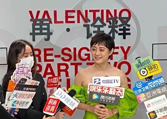 廓形 孙俪好不容易走红毯，又翻车！穿高定压轴亮相，身材差劲像路人