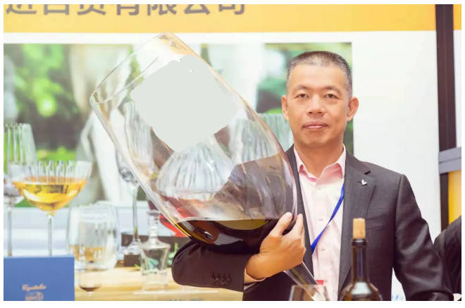 義烏市|低迷市場(chǎng)必將孕育更大商機(jī)——訪義烏市進(jìn)口商會(huì)會(huì)長(zhǎng)徐正國(guó)