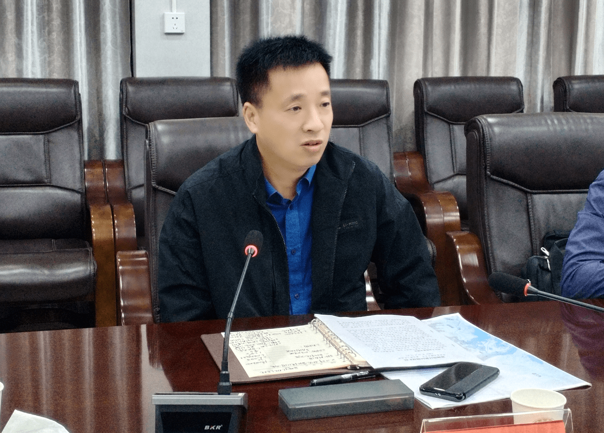 15日上午,县委书记万鼎到富池