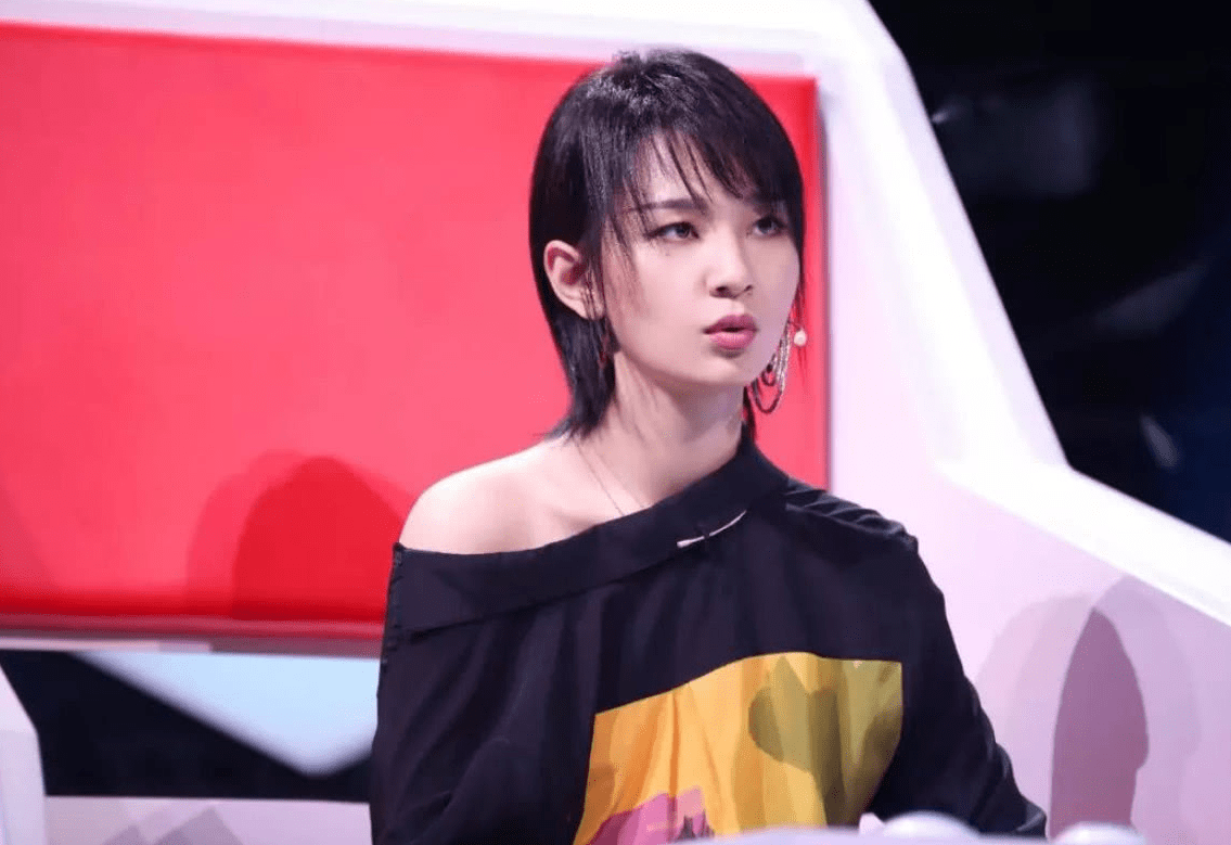 戴佩妮|周笔畅和单依纯表现出色，却还是输给戴佩妮和刘宇宁，为何会这样