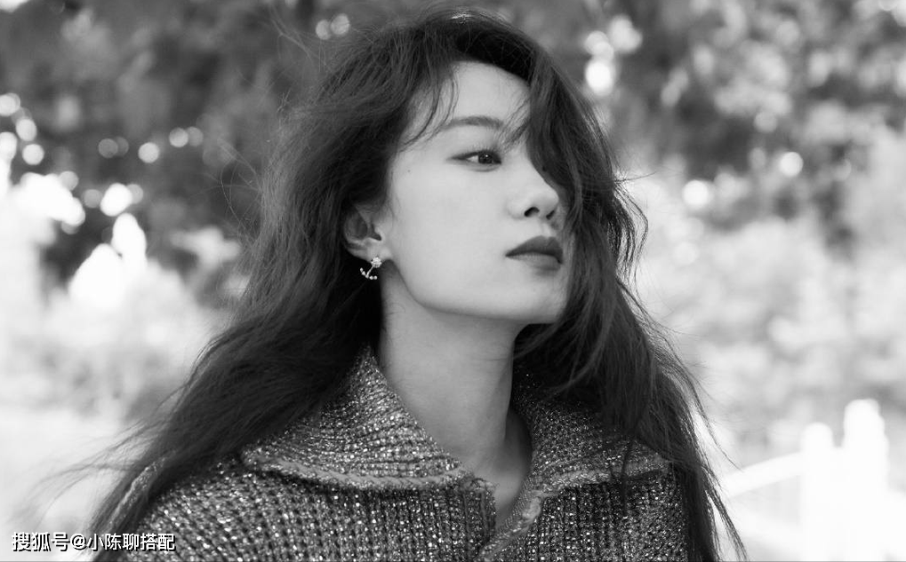 季节 秋季露腿穿搭，反季节新时尚，女明星们都在穿