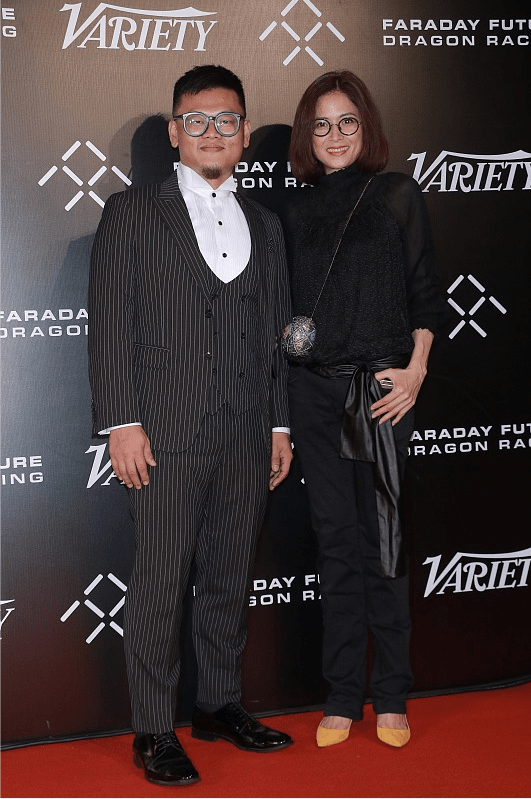 视觉 56的邵美琪瘦得有点脱相了，但气质不减，穿一身黑配波波头还挺美