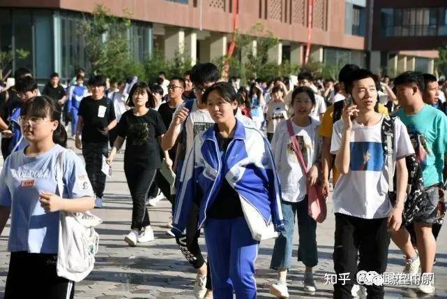 邯郸市邯山区第一中学：扭曲变态的“严格管理”违规收取低分学生高额的赞助费