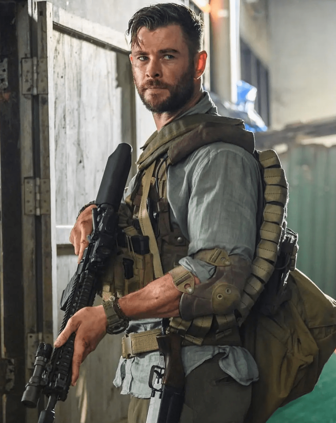 全球|38岁锤哥荷尔蒙爆棚，肌肉线条惹人羡慕，有人要给他建40米雕像