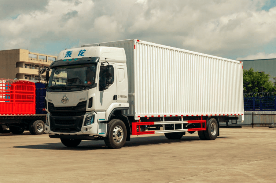 助力双十一快递物流 这台乘龙h5大单桥一趟装71m06!