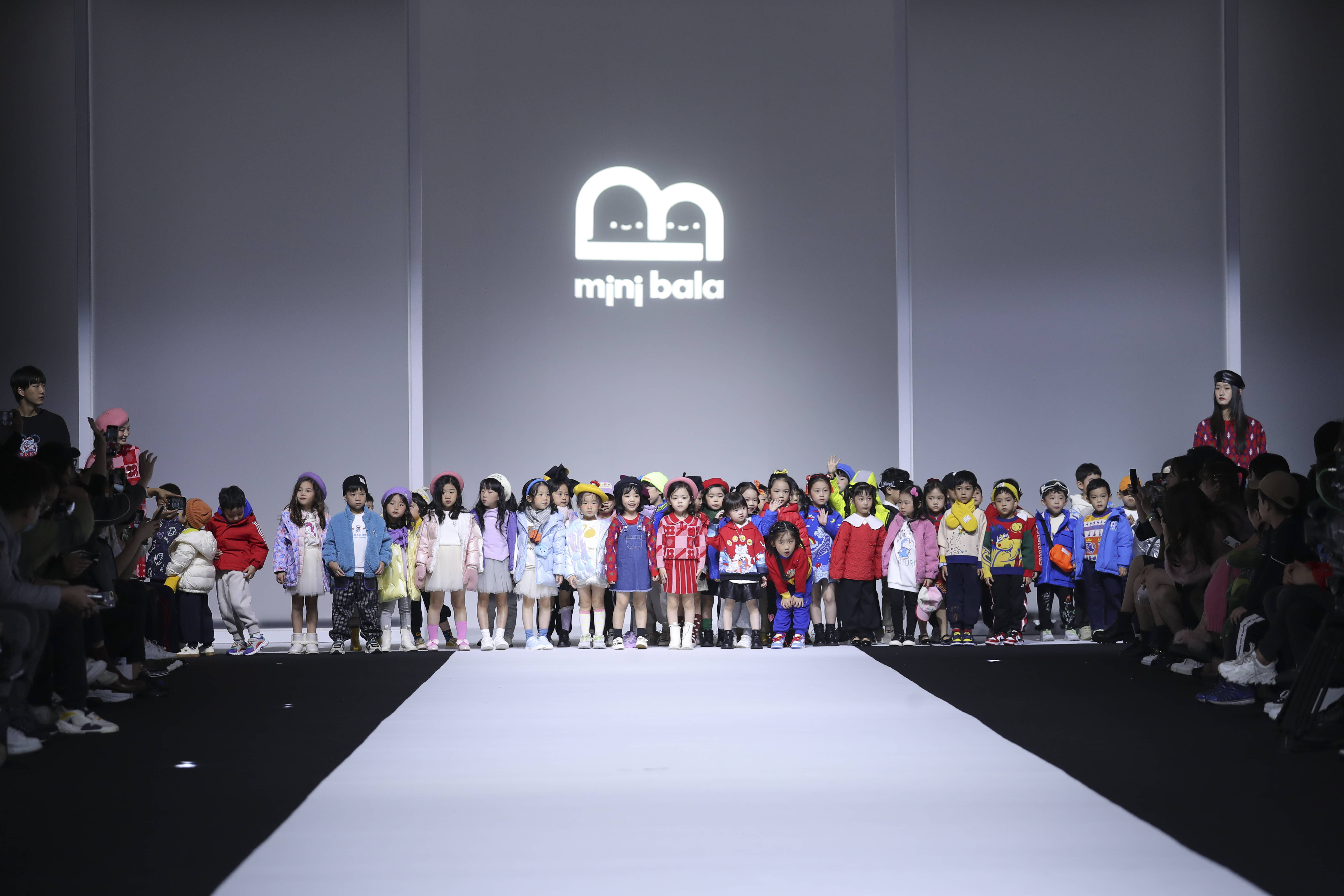 新生 MiniBala首登陆上海时装周，玩转萌力亲子大Show！