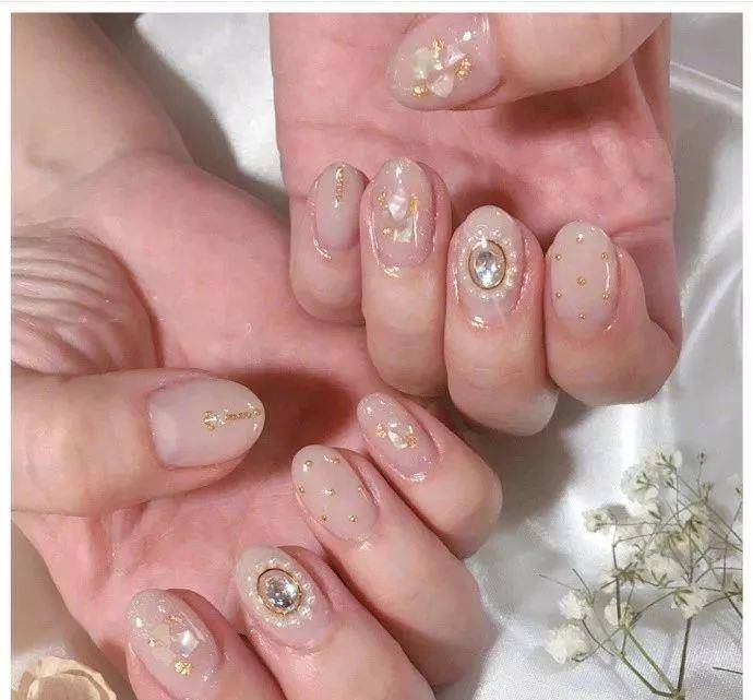 贴片「兰州美甲培训」梦幻透明系美甲,美出一定境界!