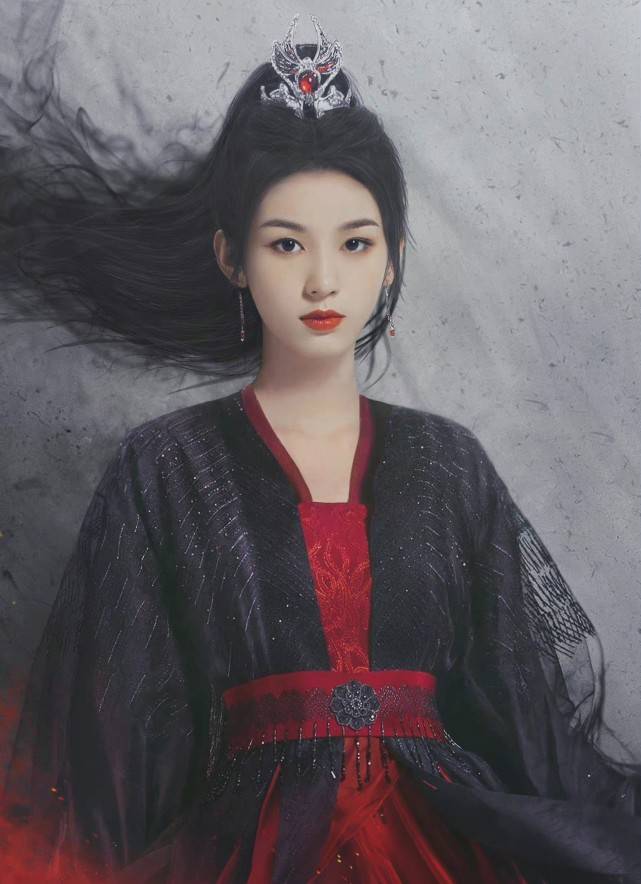 造型周也侯明昊合作新剧，黑袍造型霸气拉满，各种风格都能驾驭