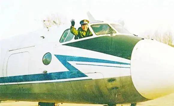 中国最美女航天员走红，成长背景曝光：她的故事，果然不简单！