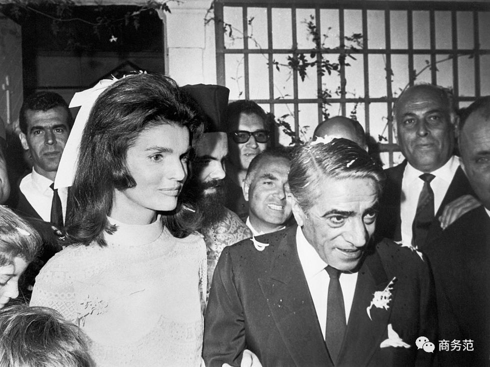 生活史上最强塑料名媛姐妹：姐姐嫁总统、妹妹当王妃，还一起抢首富撕了一辈子…