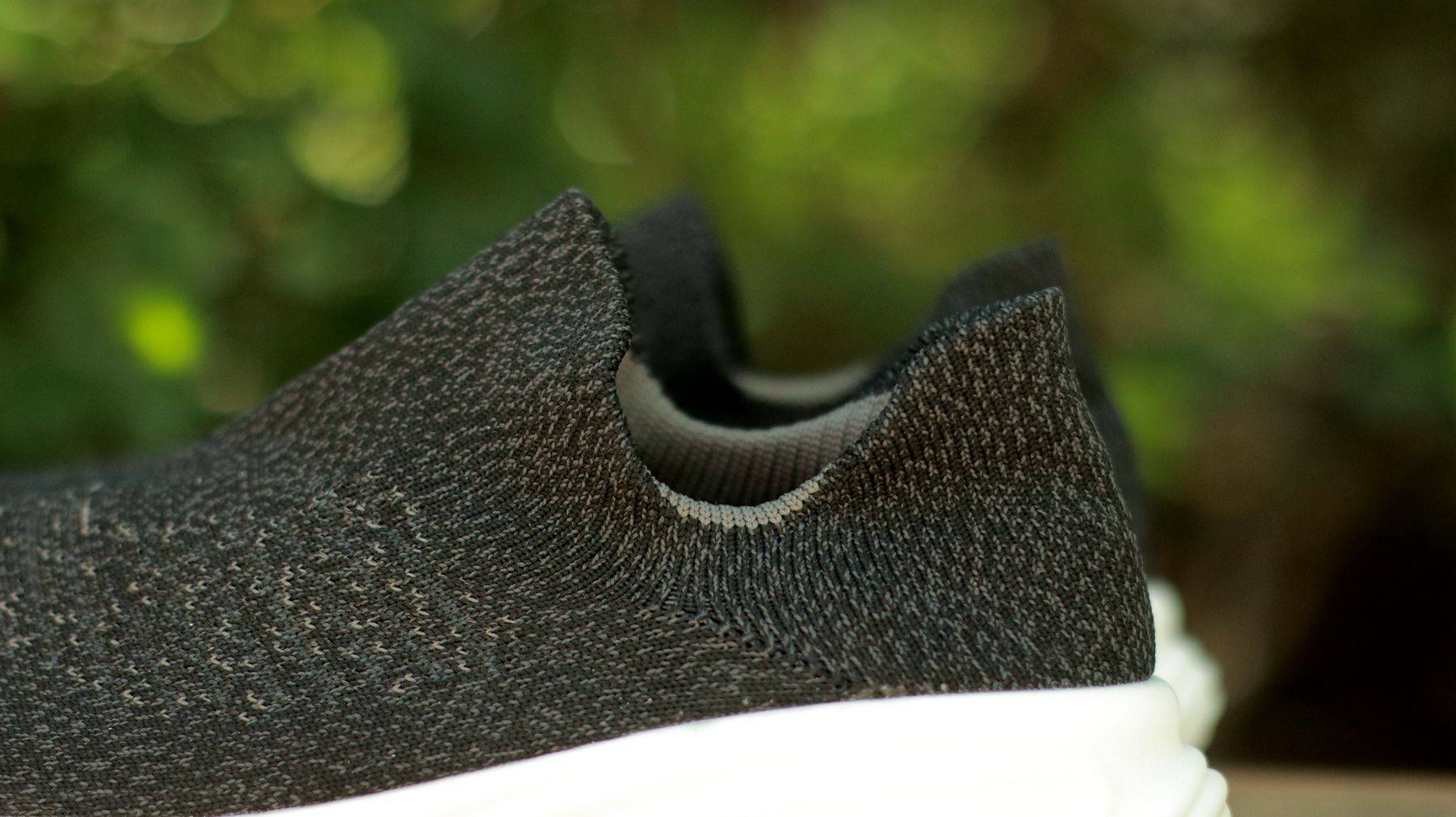 细节 比起踩屎感，我更喜欢袜套式，一双鞋才十几元却给你快乐脚感