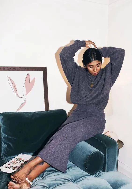 毛衣 针织衫+半裙，就是属于秋天的“温暖+温柔”组合呀！