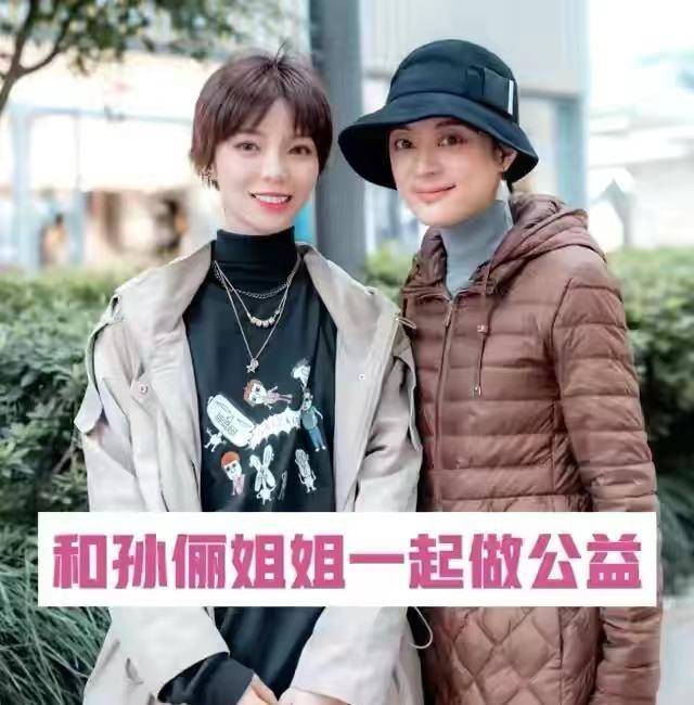 设计 窦骁携女友深夜聚会！俩人憔悴不堪肤色蜡黄，何超莲黑眼圈更严重