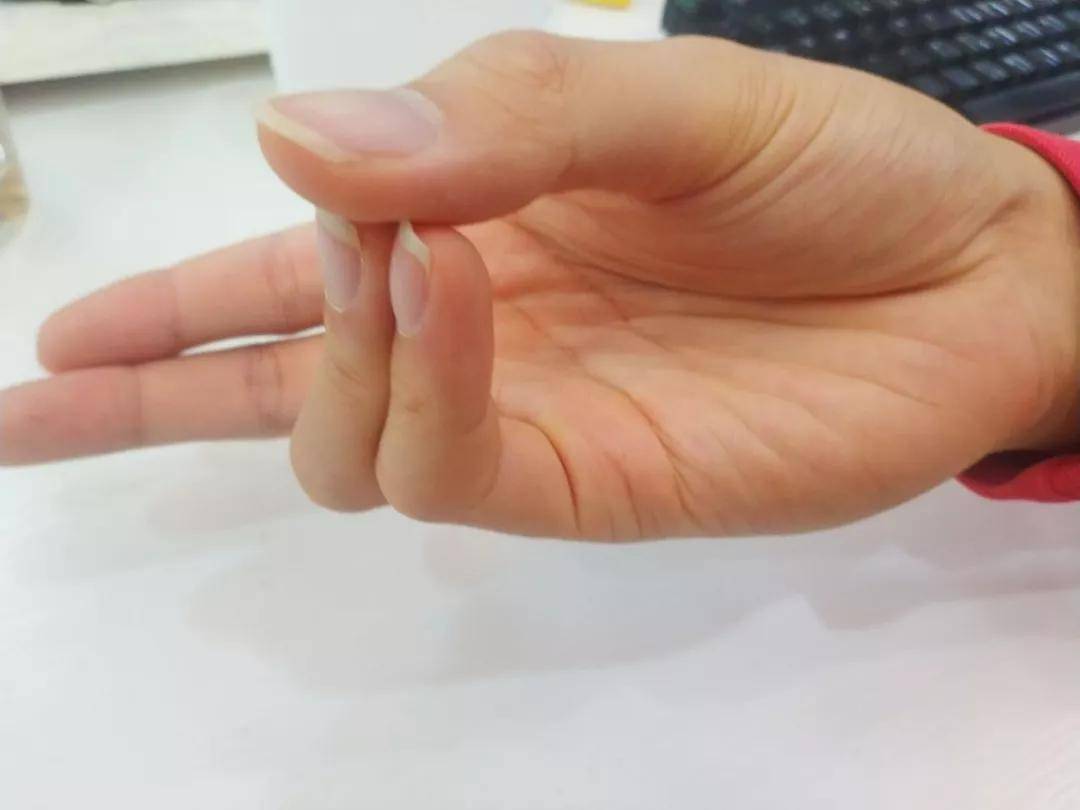 把三个手指放到一起,竟然能补肾,排毒,明目,防心梗!_手印
