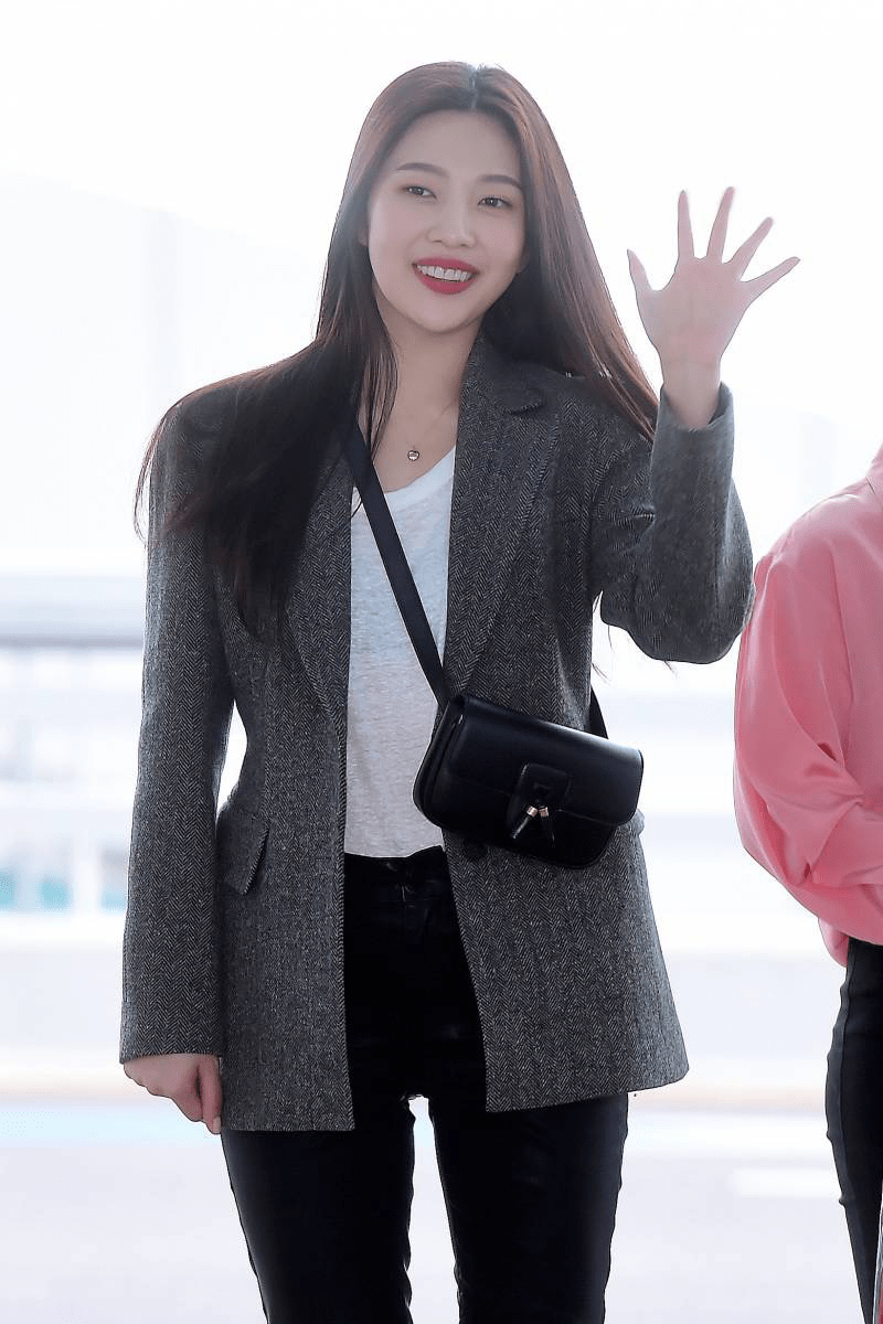 原创朴秀荣衣品真圈粉,羽绒服配休闲鞋时髦活力