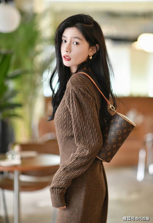 黑色 3套可以“照抄”的穿搭公式，轻松搞定秋冬搭配，让你又美又气质