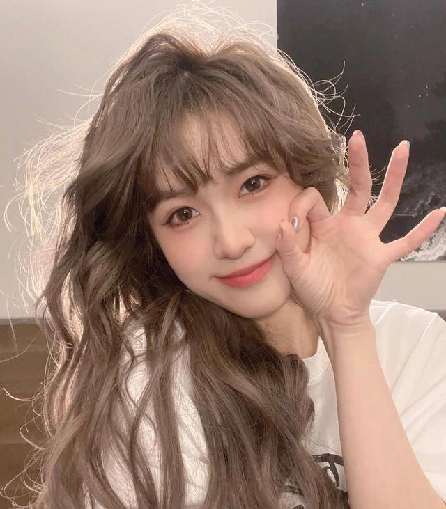 方法头发稀疏怎么办？八个方法让头发变浓密，你也可以成为氛围美女