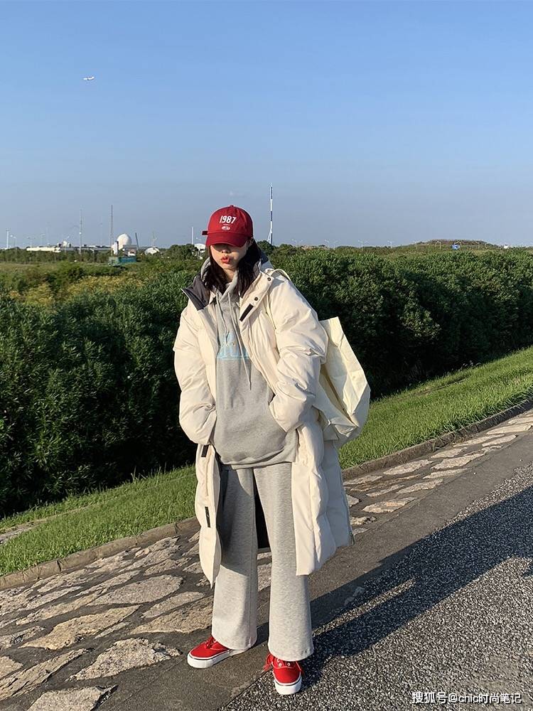 氛围 棉服两件就够，一件菱格纹瘦出新高度，一件美式棒球服野出新圈子