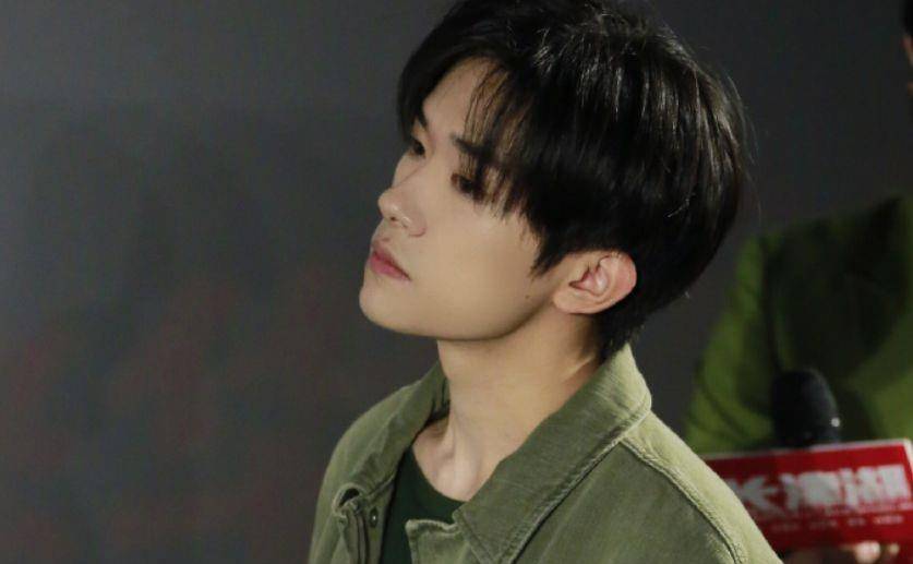 演技|热播电影《长津湖》中,易烊千玺饰演的伍万里,就是一个小屁孩