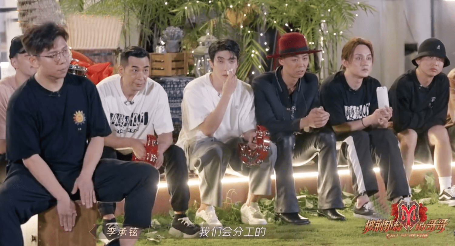 誓师大会|《哥哥》誓师大会温暖催泪，手绘海报脑洞大，黄贯中即兴创作赵文卓出表情包