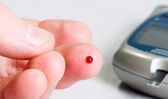 水平|当糖化血红蛋白高时，到底该降空腹血糖还是餐后血糖？