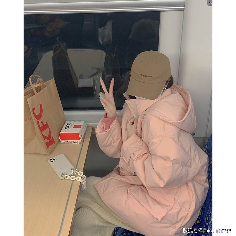 氛围 棉服两件就够，一件菱格纹瘦出新高度，一件美式棒球服野出新圈子
