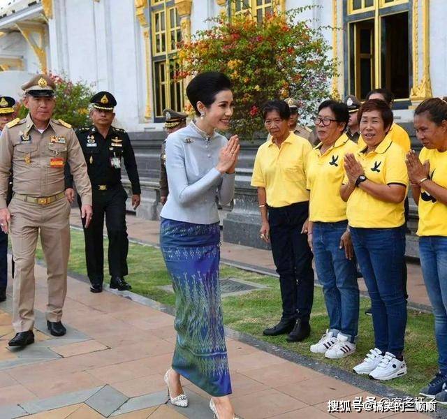 双手合十表示抱歉 ef748e86d7f14a7883d4fa9d841a1258.jpeg