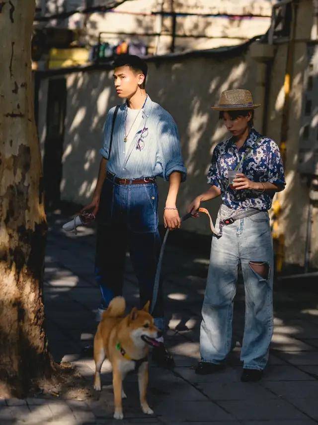 陕西北路最适合秋日的颜色，早被穿到上海街头啦