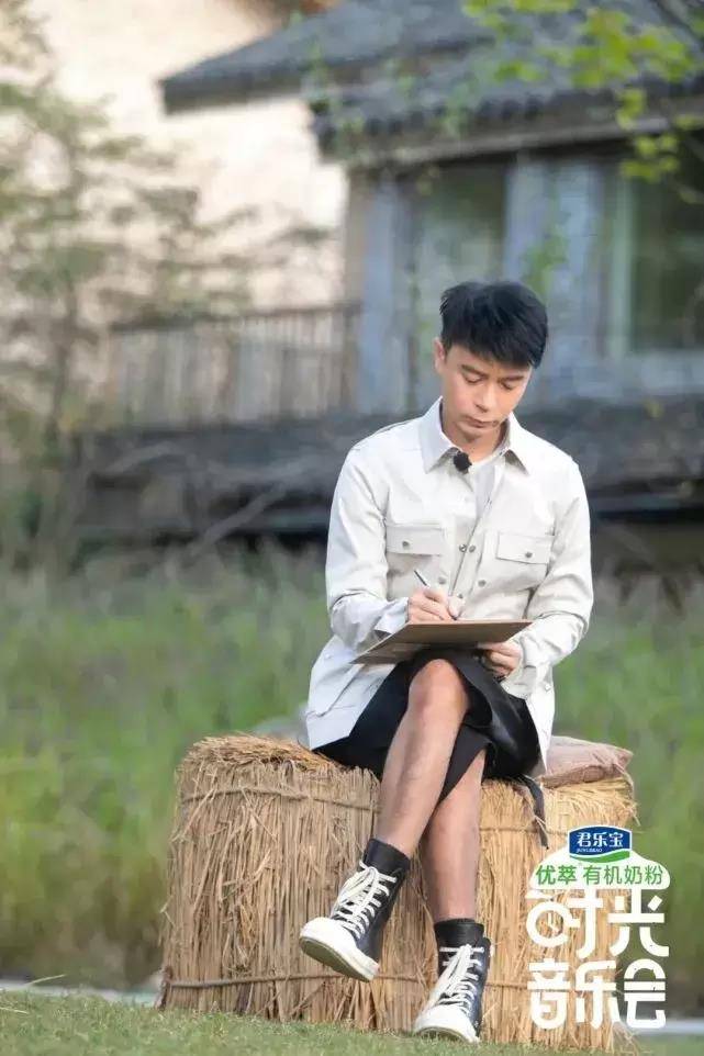 凤凰传奇|《时光音乐会》播了！谭咏麟、张杰、凤凰传奇齐聚张家界重唱经典之作！