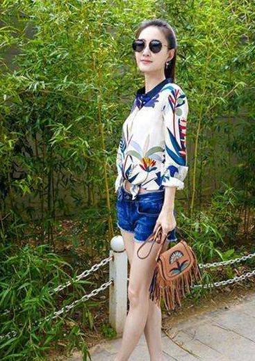 徐克 19岁出道,10多年来零绯闻,对于富豪求婚委婉拒绝,择偶标准一条